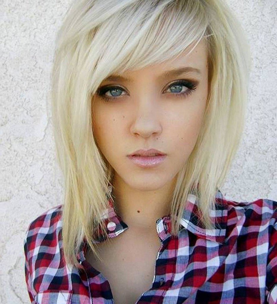 Blonde Haircuts With Bangs 67