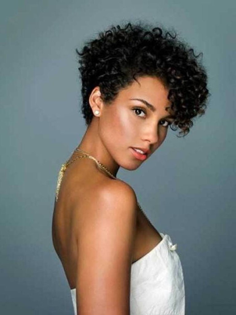 90 Cute Short Hair Styles For Black Woman With Curly Hair with Simple Makeup