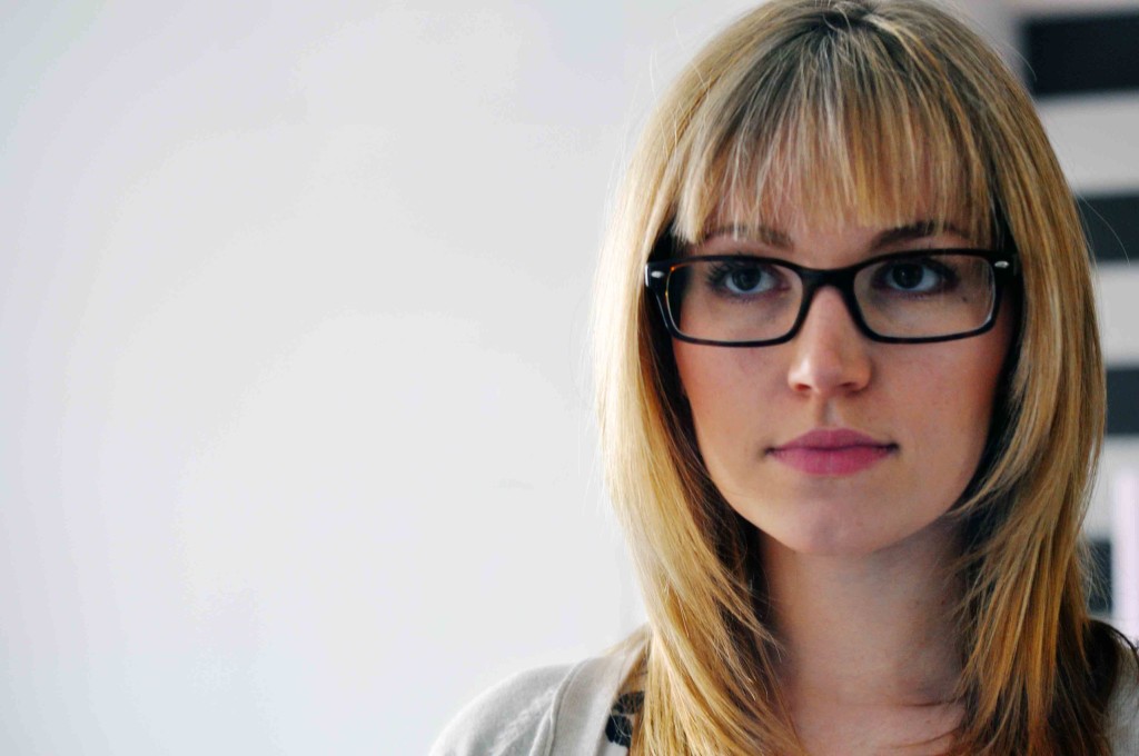 24 Easy To Do Hairstyles With Bangs And Glasses Hairstyles For Women