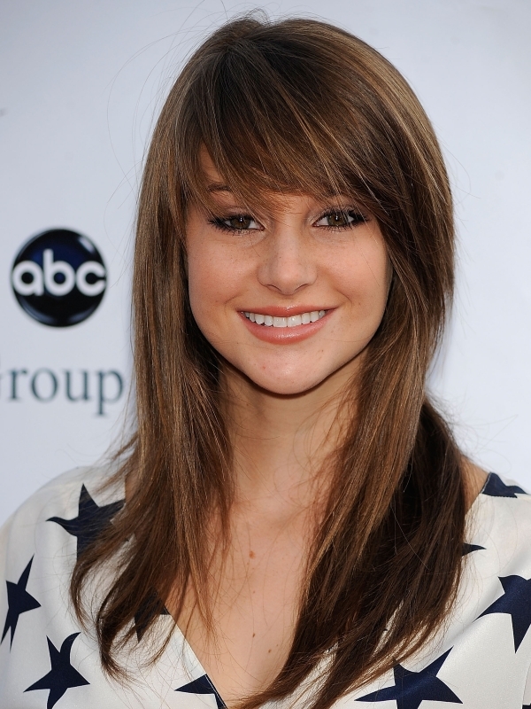 hairstyles-for-long-hair-with-bangs-13