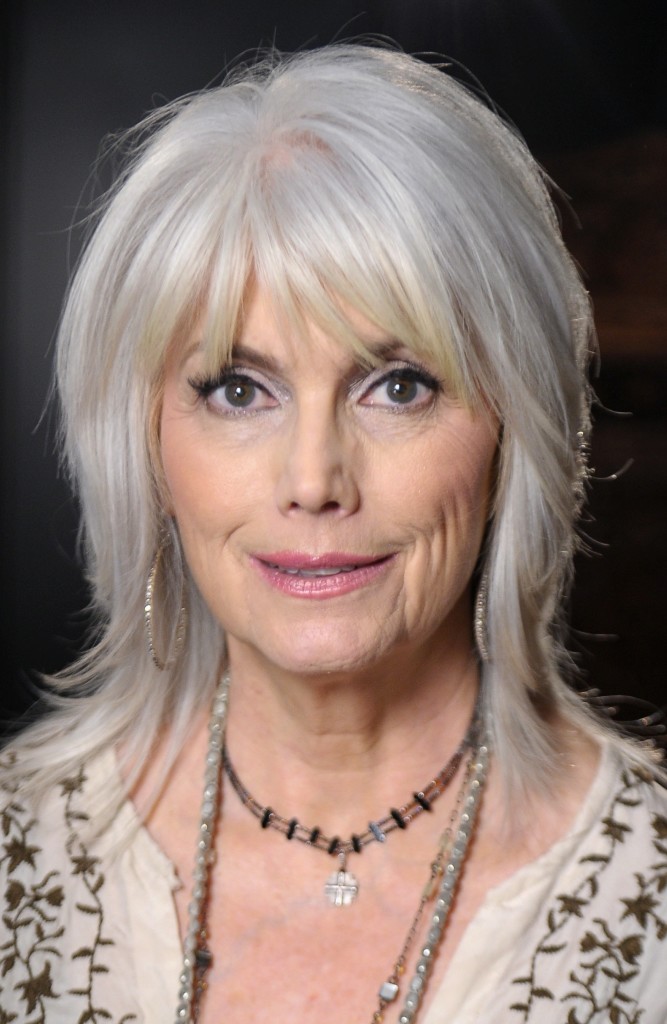 10 Amazing and classy hairstyles for older women with bangs