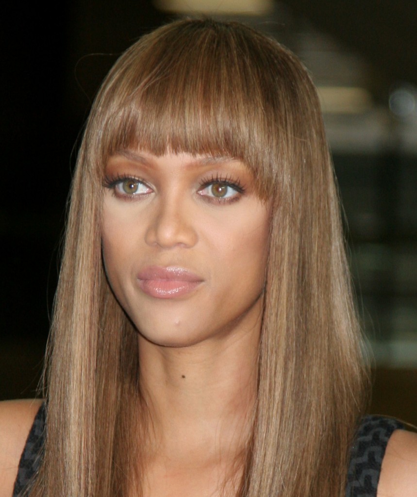 Top 16 notched hairstyles for straight hair with bangs