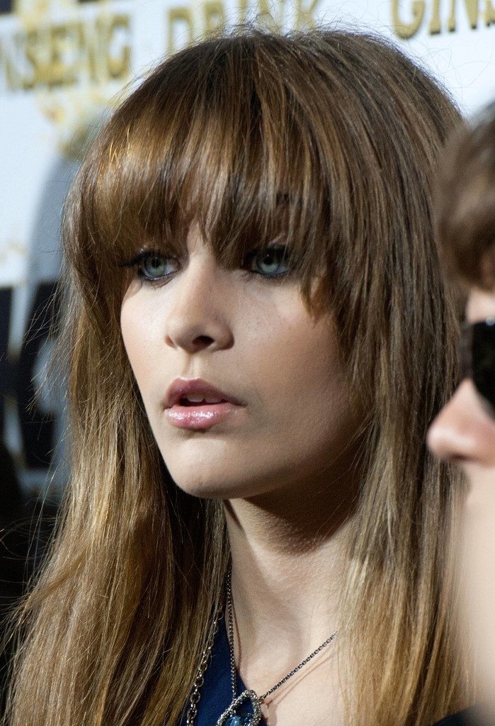 25 Long Hairstyles with Bangs are the Best for Round Faces