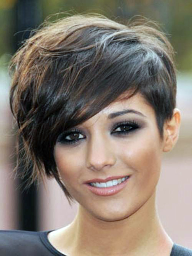 19 Short Hair With Long Bangs Hairstyles Tips To Look Impressive