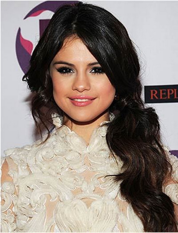 Best of Selena Gomez Hairstyles 9