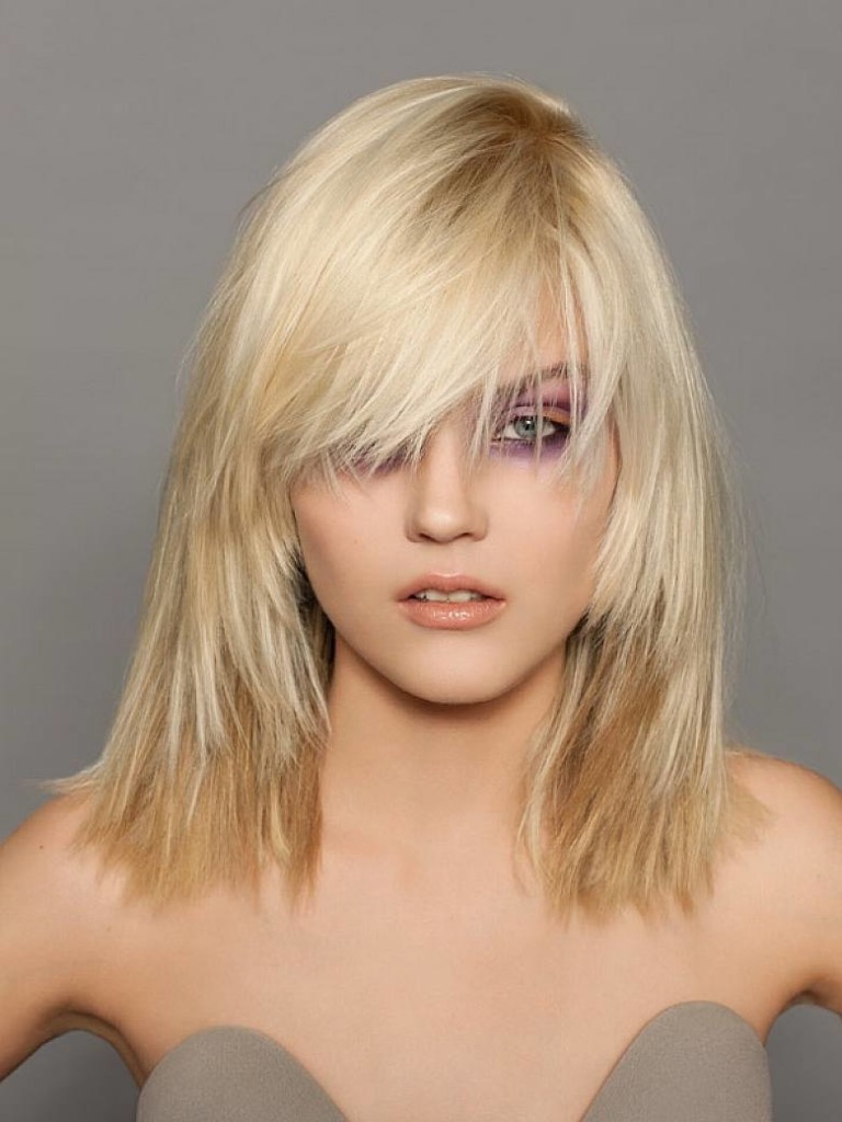 hairstyles-for-shoulder-length-hair-with-bangs-11