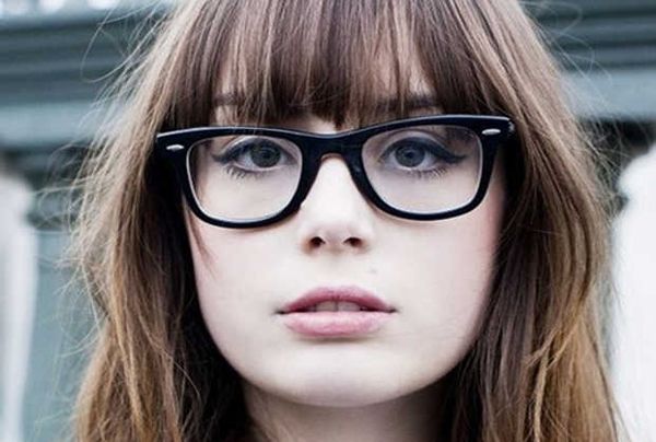 hairstyles-with-bangs-and-glasses-20
