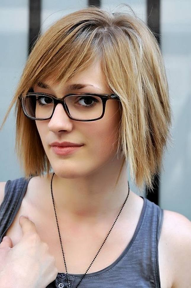 hairstyles-with-bangs-and-glasses-22