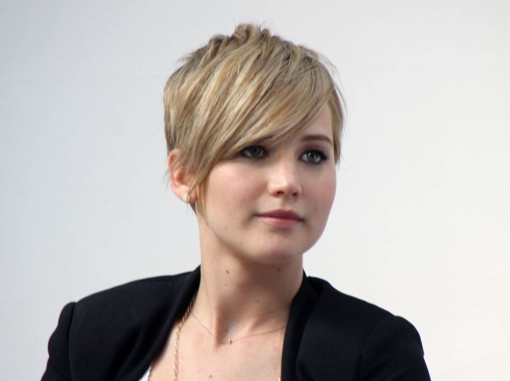 14 Dare to Have a Pixie Hairstyle with Bangs