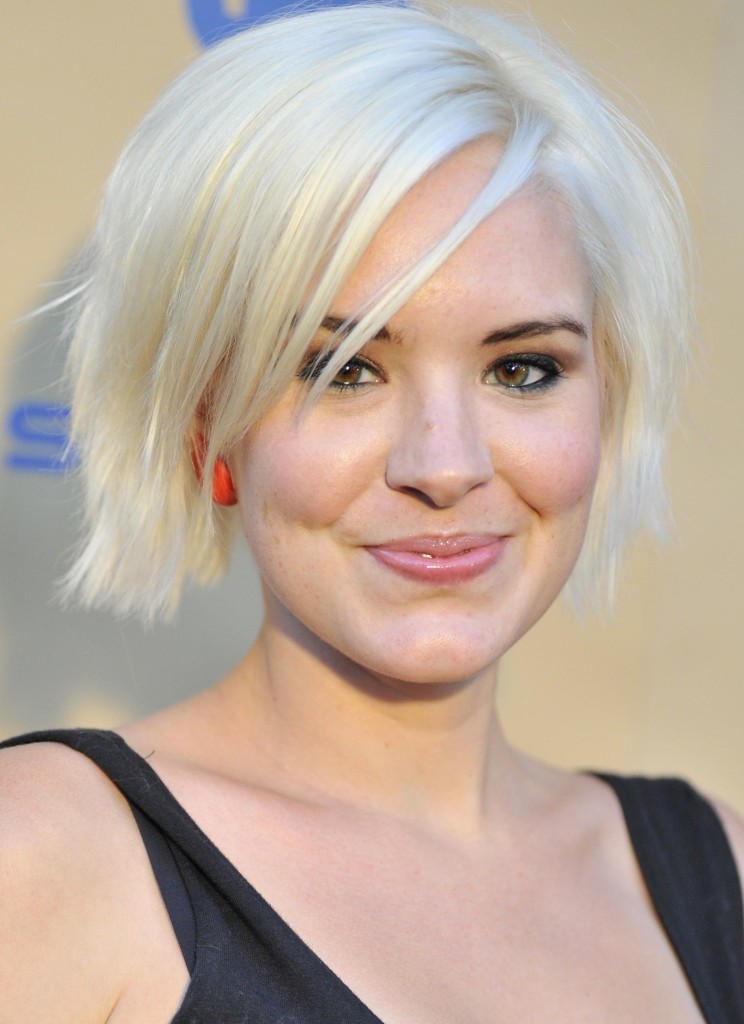 15 Fun Ideas That Will Make Love The Short Blonde Hairstyles With Bangs
