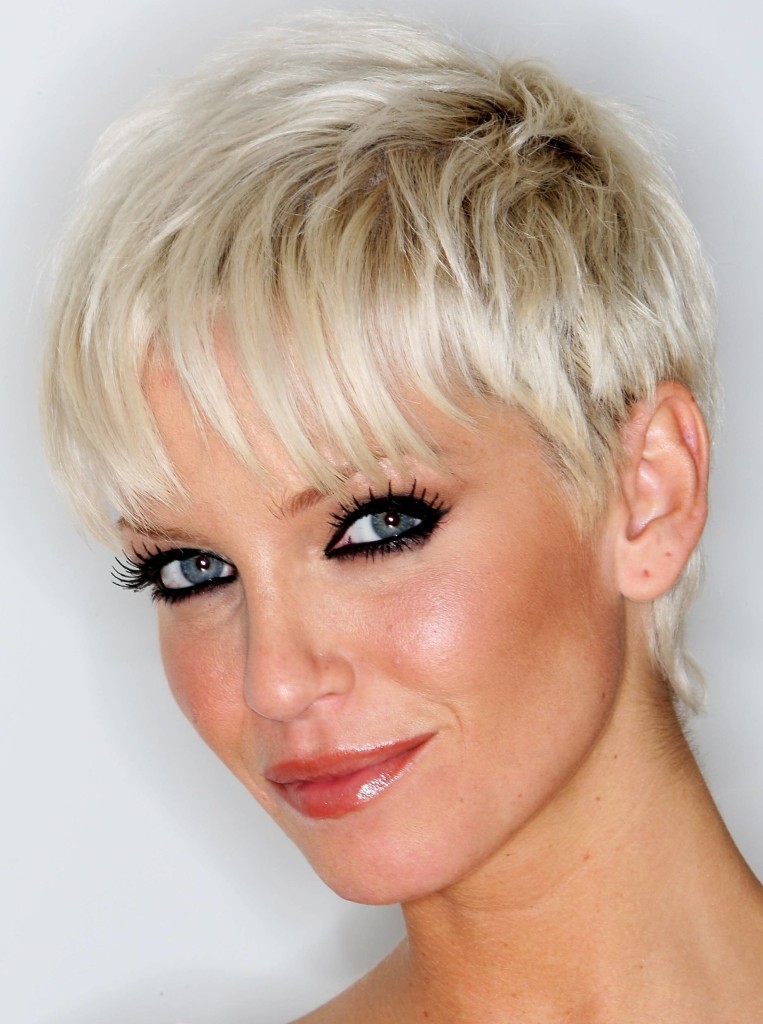 Top 22 Short Natural Hairstyles With Color Ideas