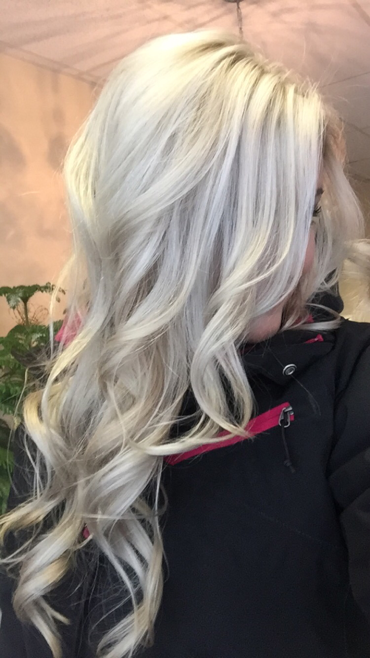 Platinum blonde hair – 20 ways to satisfy your whimsical 