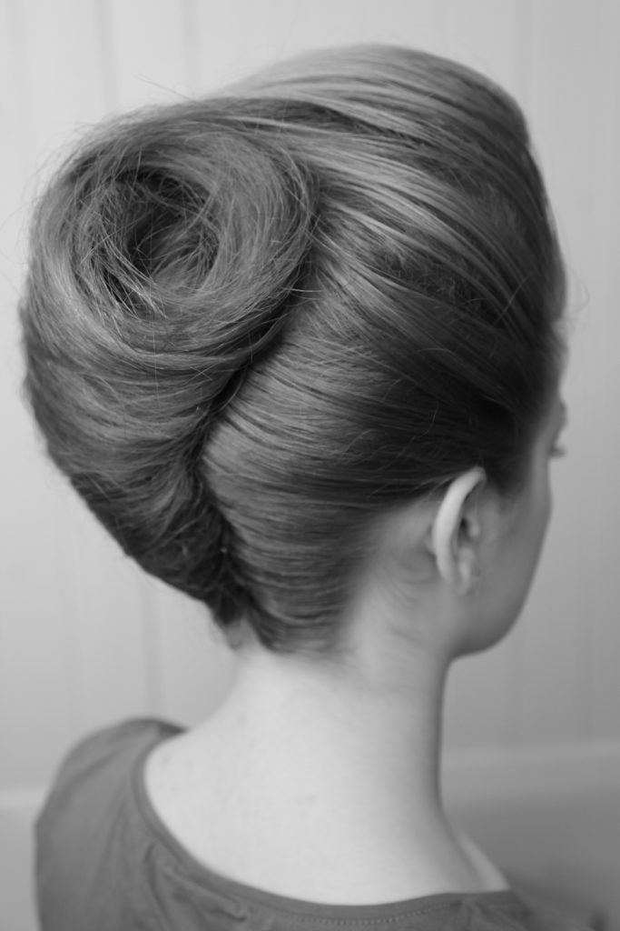 24 reasons why you should prefer French twist updos