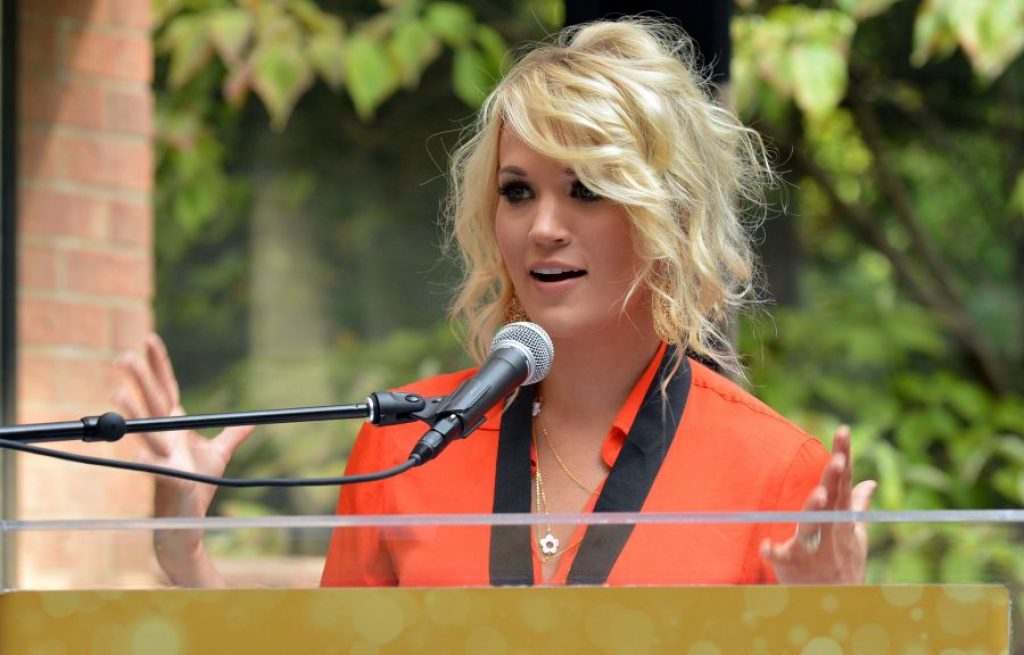 TOP 33 - Carrie Underwood HairCut