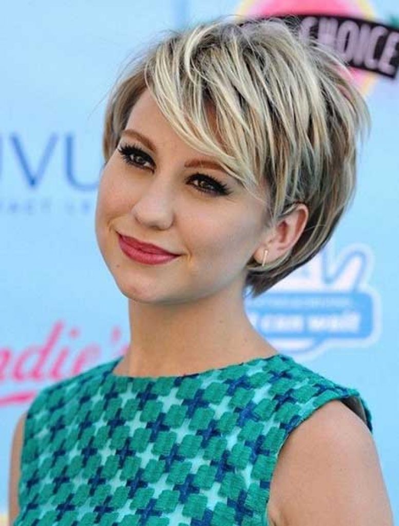 Top 34 Best Short Hairstyles With Bangs For Round Faces – HairStyles ...