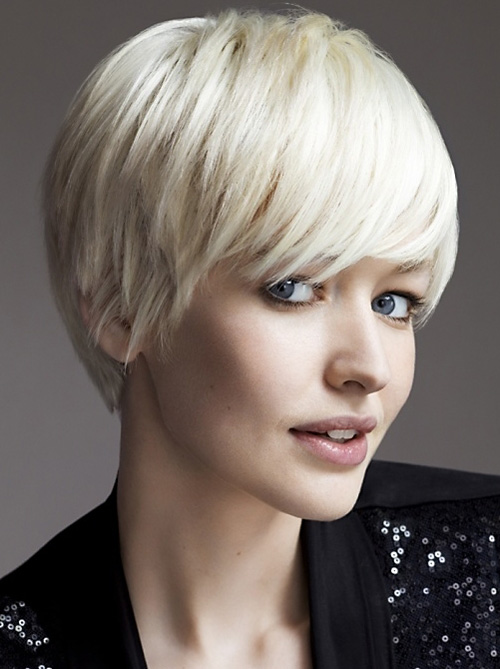 best short hairstyles for women over 50 photo - 7