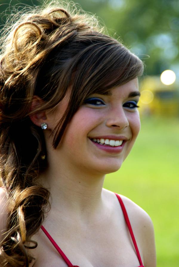 easy pin up hairstyles with bangs photo - 4