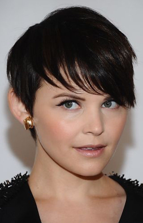 short hairstyle with long bangs photo - 2